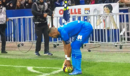 新一轮的欧冠势力版图更新：本轮阿森纳击败拜仁慕尼...（欧冠格局再洗牌：阿森纳本轮力克拜仁慕尼黑）