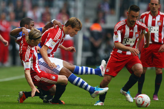 弗兰克：我不认为西蒙斯犯规是红牌，第二个失球也是重大误判（弗兰克直言西蒙斯犯规不应吃红，第二个失球亦为严重误判）