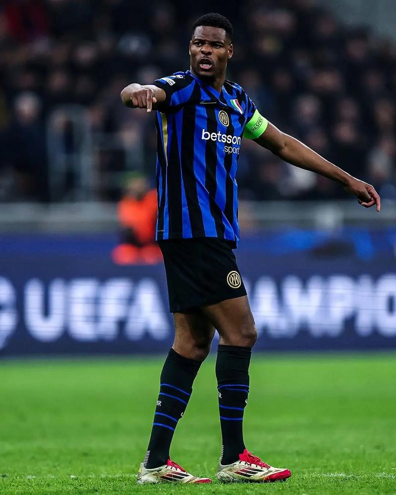 邮报：布拉德利有望出战利兹联，弗林蓬将在本月中旬复出