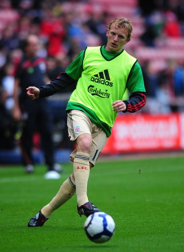 英超半场：瓦塔拉造点被吹，凯莱赫救险，小蜜蜂0-0利兹联（英超半场战况：瓦塔拉点球被取消，凯莱赫神扑救险，小蜜蜂与利兹互交白卷）