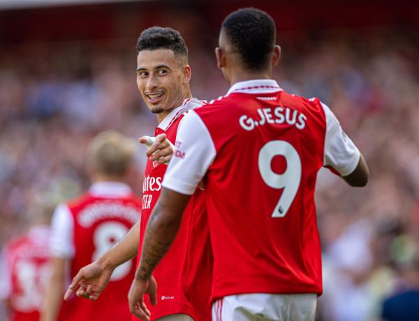 维斯塔潘起步良好暂时领跑，皮亚斯特里过掉诺里斯上至第2