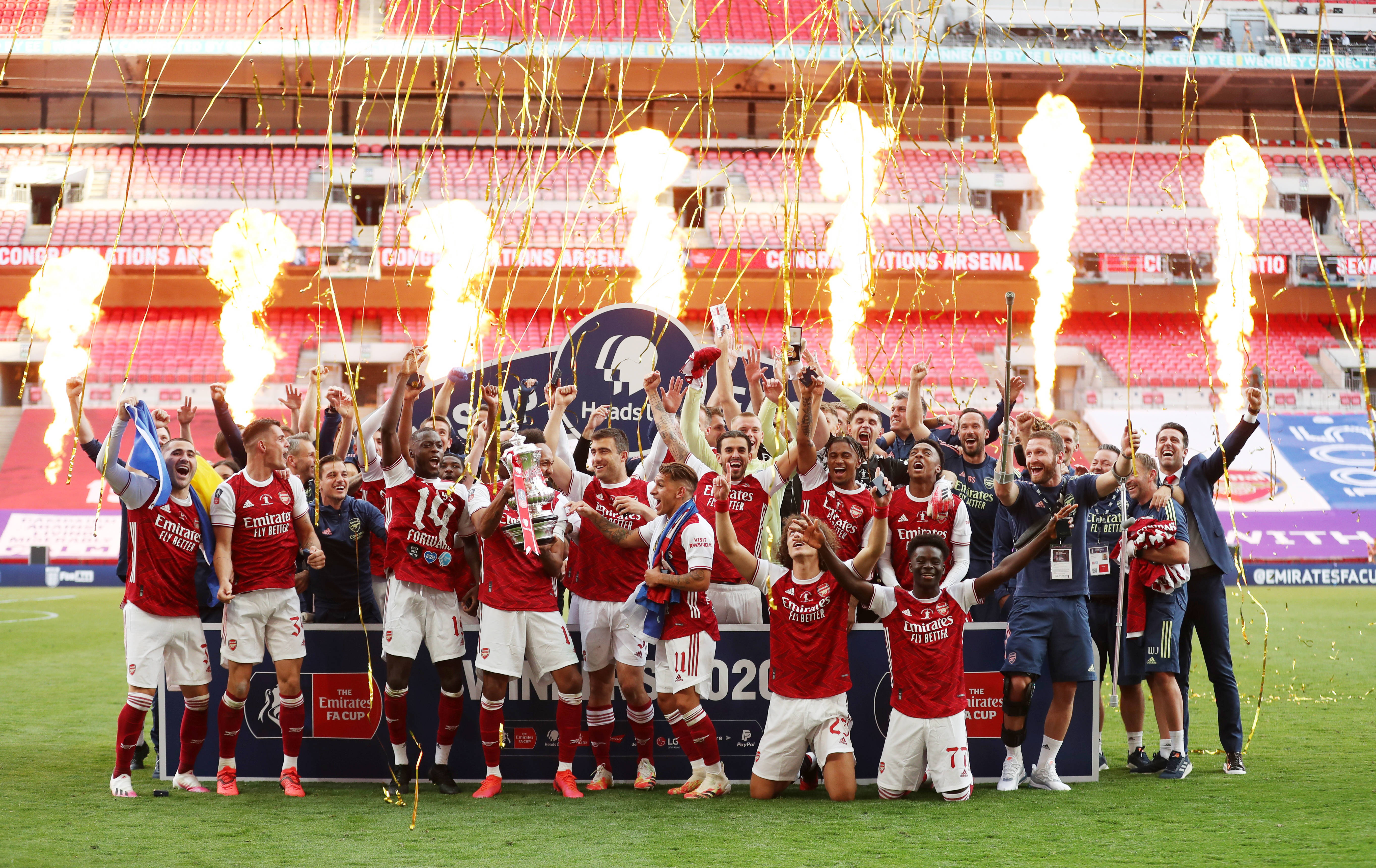 阿尔巴：亚马尔和佩德里等球员很出色，但没人能和梅西比（阿尔巴盛赞亚马尔与佩德里，但称无人能与梅西相提并论）