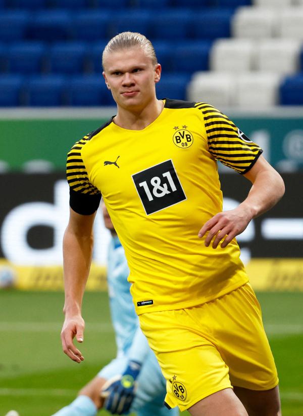 澳超战报：派珀传射、詹姆斯点射，惠灵顿凤凰3-1中央海岸（澳超战况：惠灵顿凤凰3-1擒中央海岸，派珀传射詹姆斯点球建功）