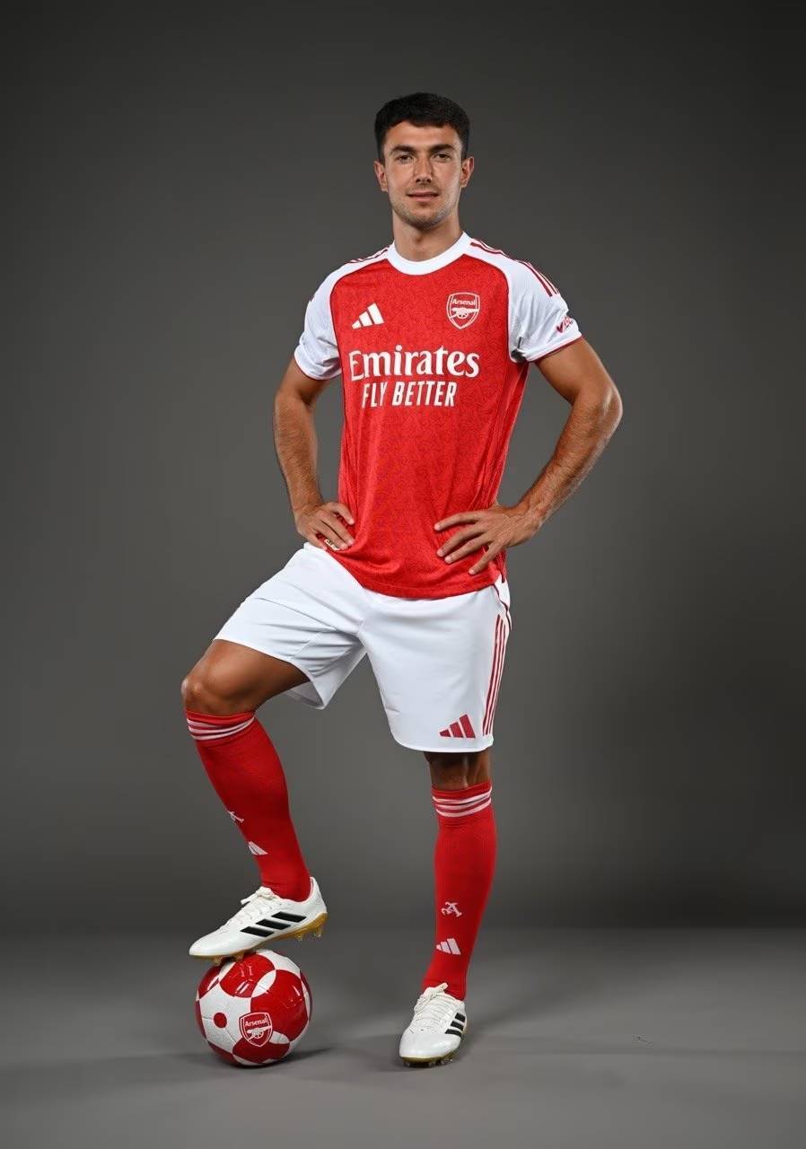 欧冠惊现篮球比分！巴黎热刺8球对攻创纪录，维蒂尼亚戴帽背后藏着的惊天秘密（欧冠上演篮球比分！巴黎圣日耳曼与热刺8球互轰创纪录，维蒂尼亚帽子戏法背后暗藏惊人内幕）