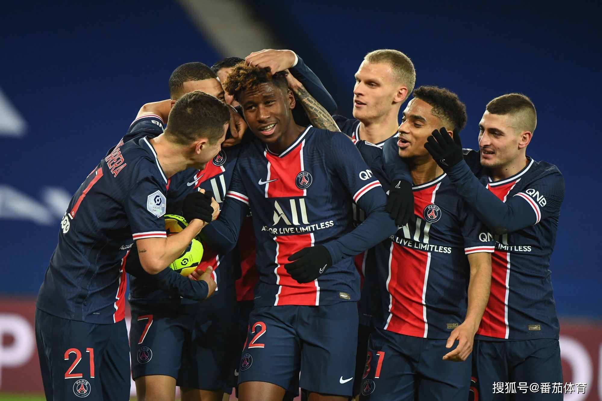 环球足球奖2025年度最佳球员候选：姆巴佩在列，巴黎8人入选