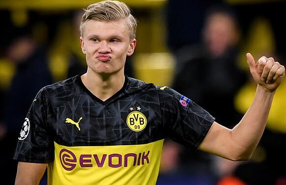 每体：梅西晚饭后去了诺坎普，今晨坐飞机前往国家队报到