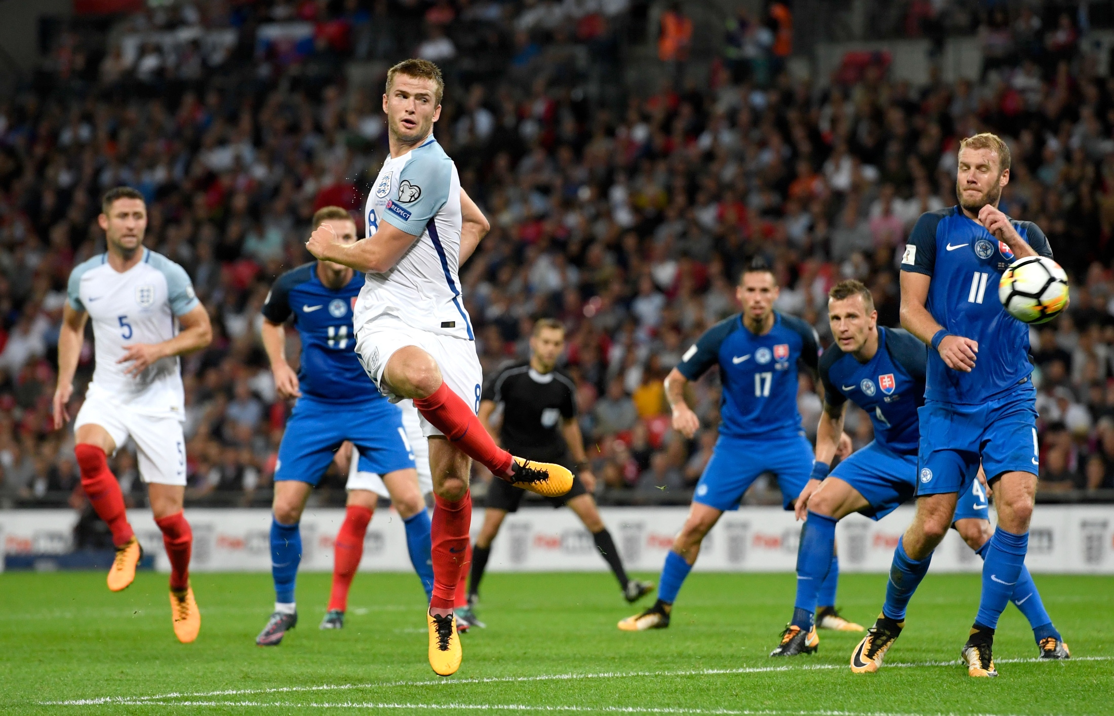 亚冠精英战报：高明锡破门，金大元点射扳平，江原2-2武里南联（亚冠焦点：高明锡先拔头筹，金大元点球救主，江原2-2战平武里南联）