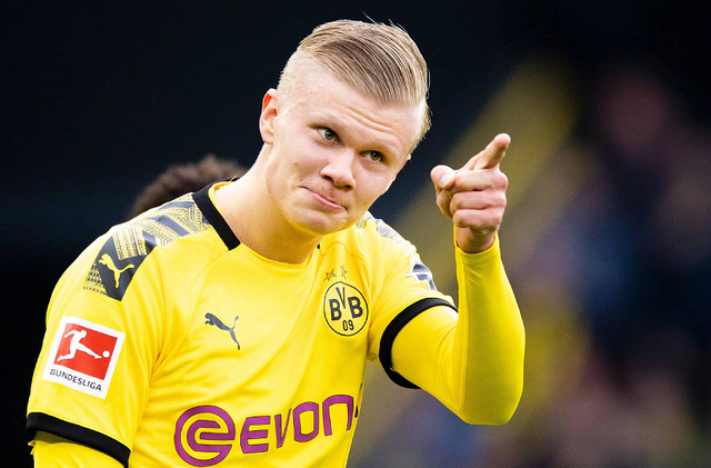 客战塞尔塔戴帽，莱万巴萨生涯第4次上演帽子戏法