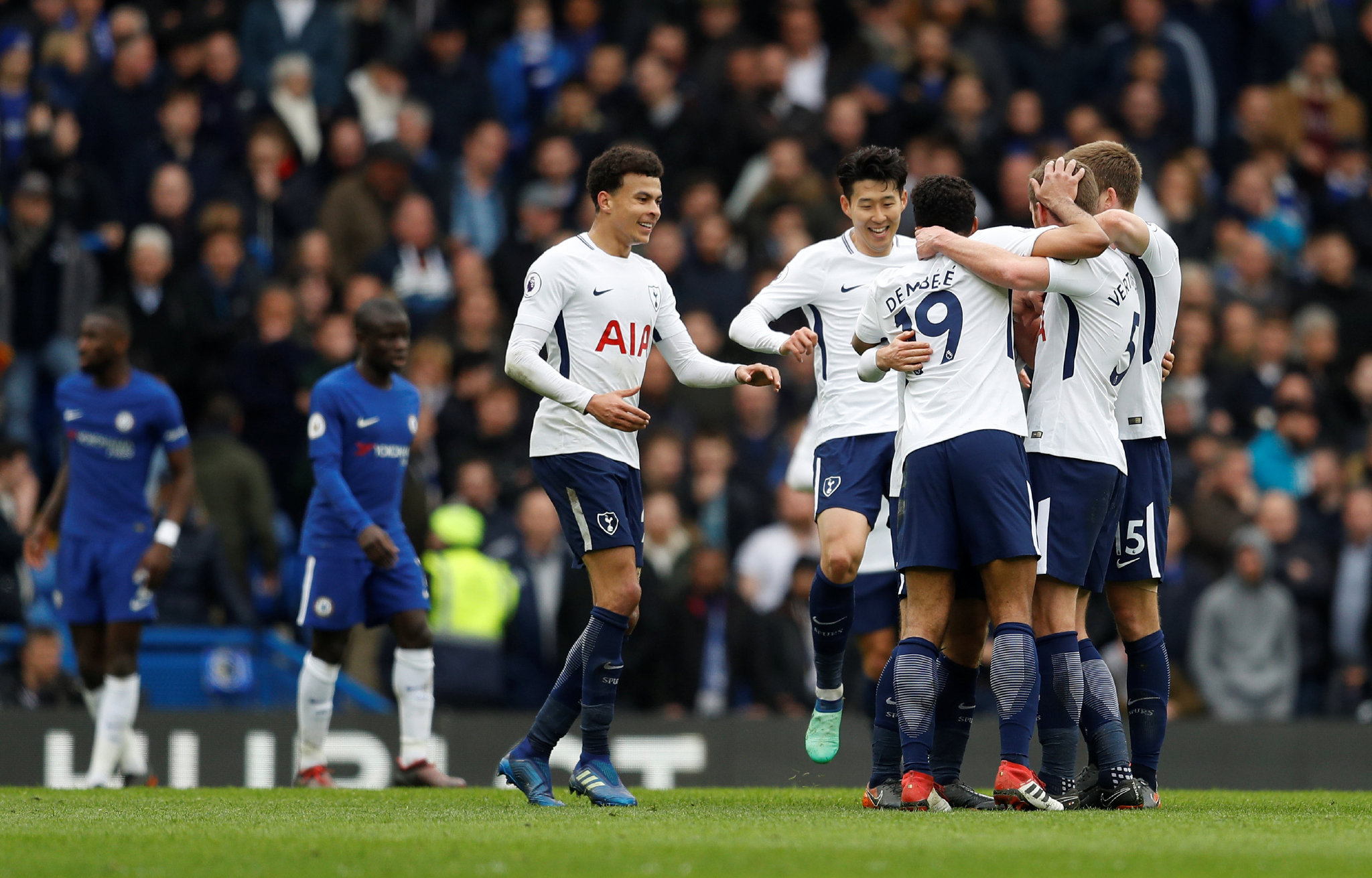 罗马诺：我可以保证，曼联将在明年签下一到两名重量级中场（罗马诺：确定无疑，曼联明年将引进一至两名顶级中场）