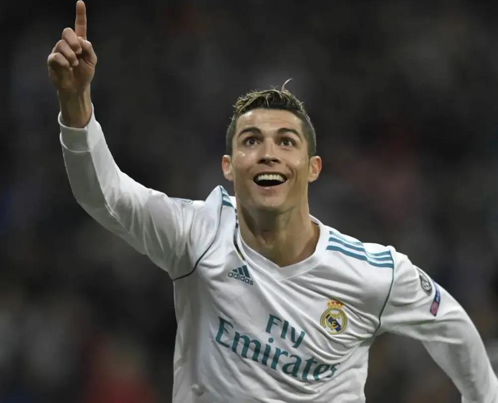 贝纳蒂亚：阿坎吉帮助我们引进了帕瓦尔，国米起初要价2000万