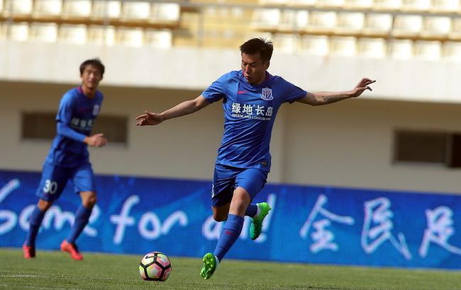 欧冠赛场精彩瞬间：皇马2-1取胜,（欧冠精彩回顾：皇马2比1力克对手）