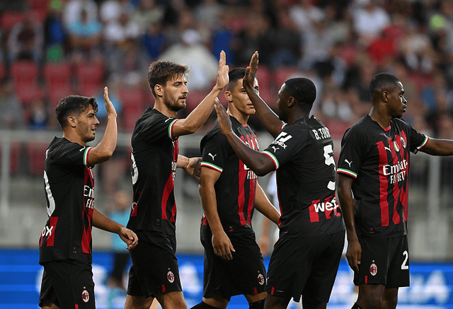 中超冠军数排行：海港4次夺冠并列第二，广州恒大8冠遥遥领先（中超历届冠军榜：广州恒大8冠一骑绝尘，海港4冠并列次席）