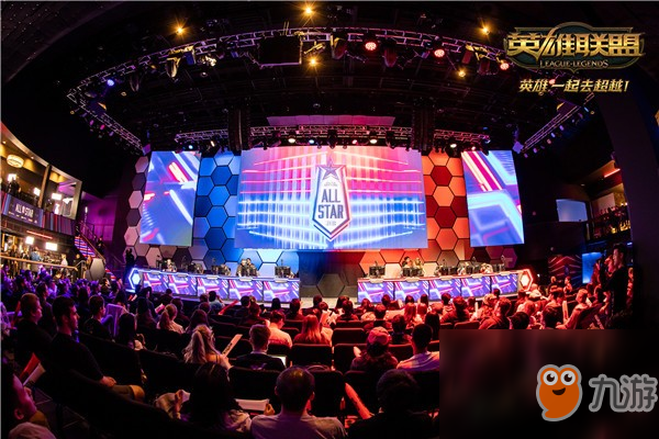 HooXi 与 Astralis 签订全职合同时表示：“不，目前没有。现在我回到了我离开的地方。”