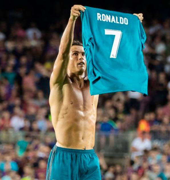 足球世界杯官方公布首批裁判名单，引发讨论（世界杯官宣首批裁判名单，掀起热议）