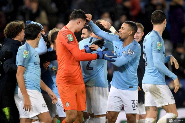 莱万：现在最好不要谈论亚马尔；合同的事我不着急